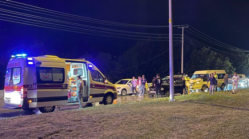 Samsun'dan feci kaza! 4 araç birbirine girdi: 10 yaralı