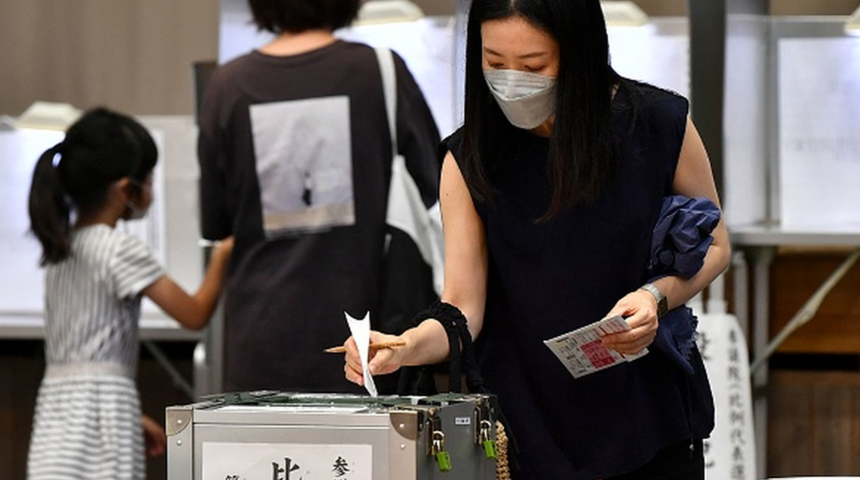 Şinzo Abe suikasti sonrası yapılan seçimlerden Abe'nin partisi oylarını artırdı