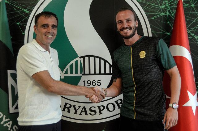 Sakaryaspor, Sinan Kurumuş'u renklerine bağladı