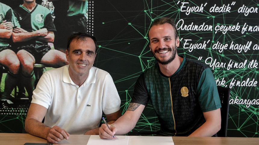 Sakaryaspor, Sinan Kurumuş'u renklerine bağladı