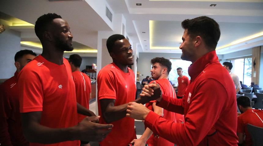 Sivasspor'da Ali Şaşal Vural'a sürpriz doğum günü kutlaması