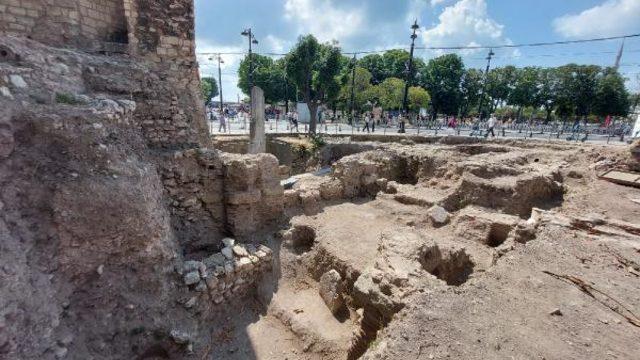 İstanbul'un göbeğinde heyecanlandıran keşif! Kazdıkça tarih çıkıyor: Osmanlı mahallesi, Bizans duvarları...