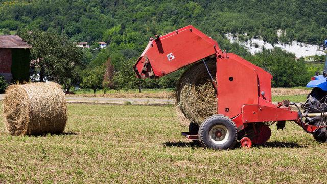 Korkunç kaza! Balya sarma makinesinde sıkışan genç feci şekilde can verdi