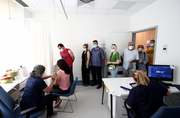 Kovid-19'a karşı yeni hatırlatma dozuna yoğun ilgi G2