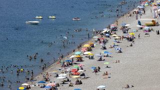 Antalya ve Muğla sahillerinde bayram tatili yoğunluğu sürüyor