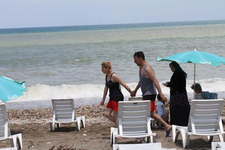 Düzce'de akıntıya kapılan 2 kişi cankurtaran tarafından kurtarıldı G3