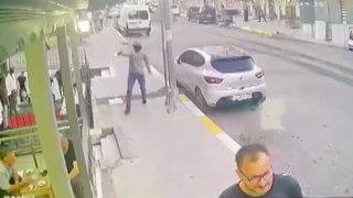 Restoranda dehşet kamerada! Kar maskesiyle gelip kurşun yağdırdı