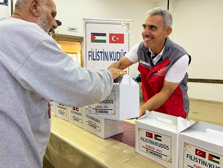 Sadakataşı'ndan kurban eti dağıtımı G3