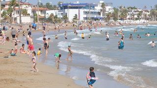 Mersin plajlarında bayram tatili yoğunluğu