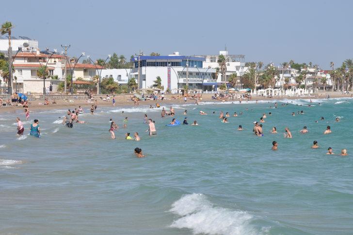 Mersin plajlarında bayram tatili yoğunluğu G3