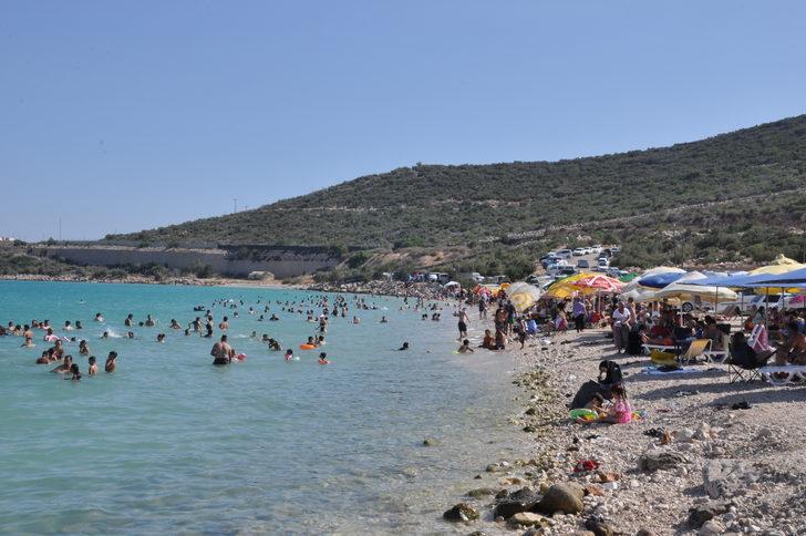 Mersin plajlarında bayram tatili yoğunluğu G4
