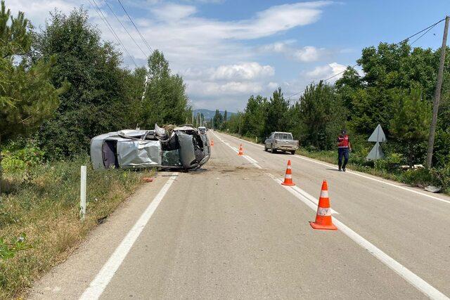 Afyonkarahisar'da elektrik direğine çarpan otomobilin sürücüsü öldü