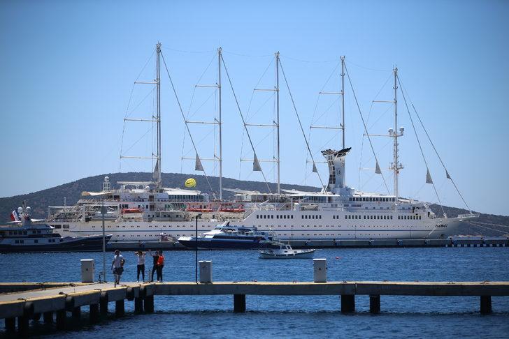 Fransa bayraklı kruvaziyer "Club Med 2" Bodrum'da G5