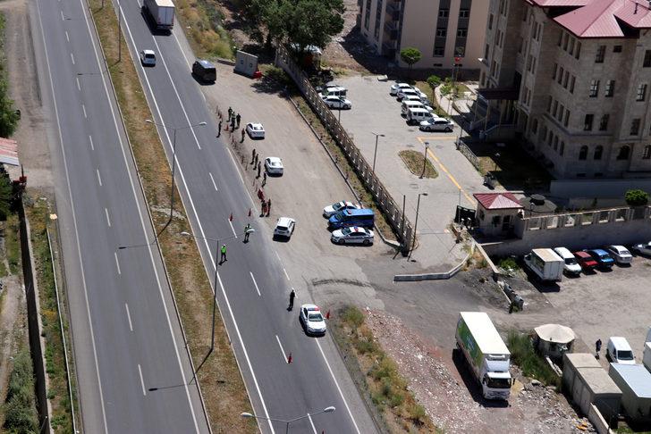 Erzurum'da jandarma ve polisten helikopterli trafik denetimi G2