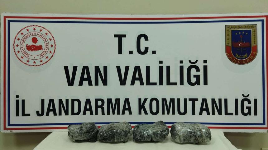 Van'da 2 kilo 110 gram sentetik uyuşturucu ele ge&ccedil;irildi