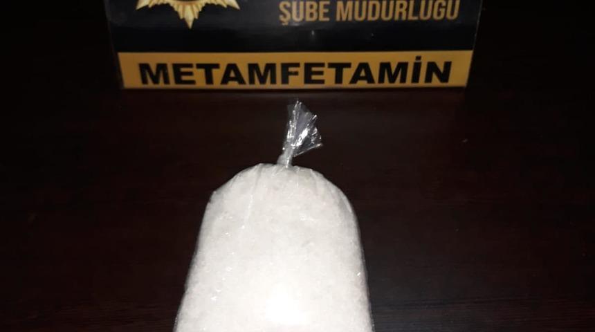 Hatay'da uyuşturucu ele geçirilen otomobildeki 2 zanlı tutuklandı