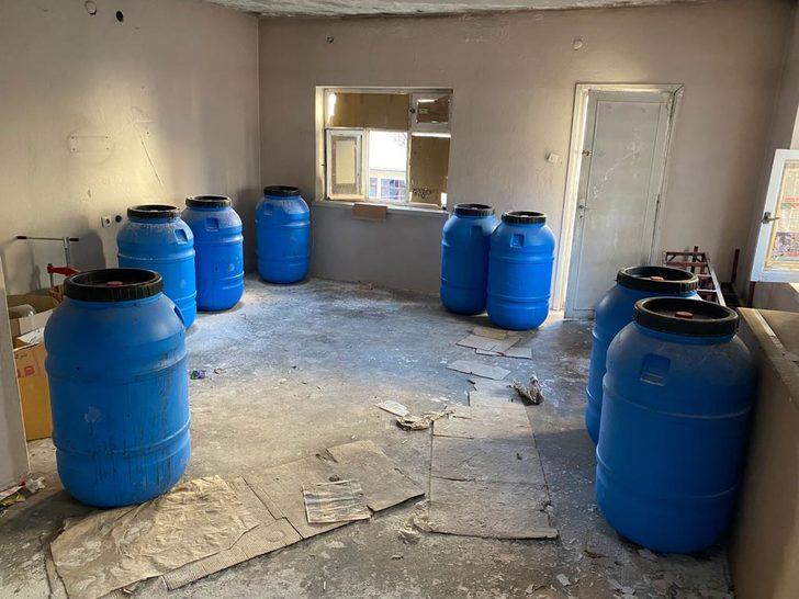 Van'da 5 ton 420 litre sahte içki ele geçirildi G3