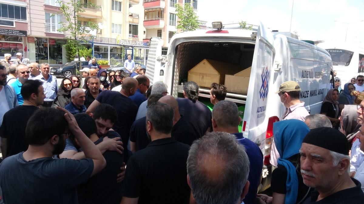 Kanser nedeniyle yaşamını yitiren Cemre U&ccedil;aryılmaz Metin son yolculuğuna uğurlandı