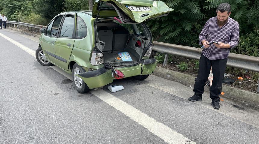 Anadolu Otoyolu'nda otomobillerin karıştığı kazada 3'ü çocuk 5 kişi yaralandı
