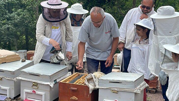 Zonguldak'ta kadınlar arı yetiştiriciliğini uygulamalı öğreniyor G5