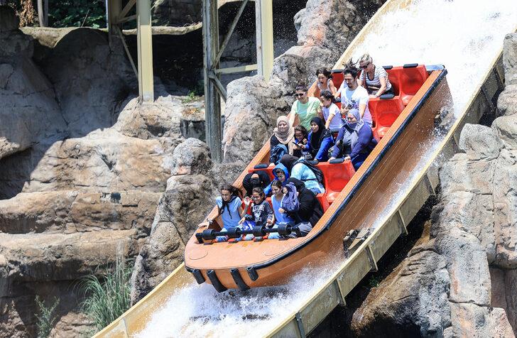 Bayramda eğlencenin adresi Vialand Tema Park oldu G3