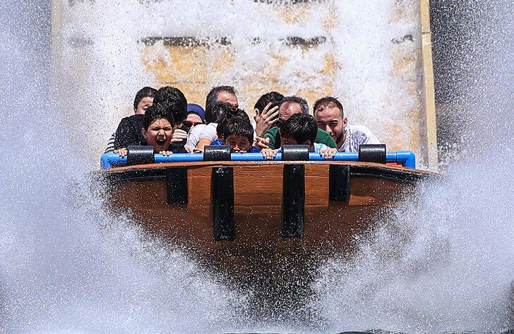 Bayramda eğlencenin adresi Vialand Tema Park oldu G5