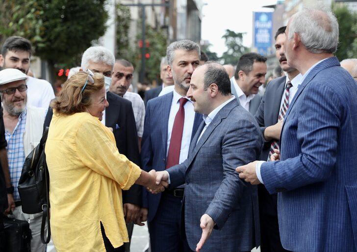 Bakan Varank Trabzon'da esnaf ziyareti yaptı, vatandaşlarla bayramlaştı G4