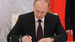 Putin o kararı imzaladı! Rus vatandaşlığı verilmesini kolaylaştırıyor