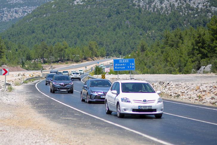 Antalya-Konya kara yolunda bayram trafiği yoğunluğu G4