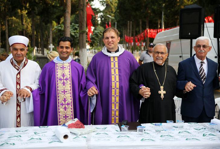 Mersin'de Müslüman ve Hristiyan din adamları birlikte dua etti G2
