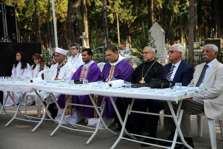 Mersin'de Müslüman ve Hristiyan din adamları birlikte dua etti G3