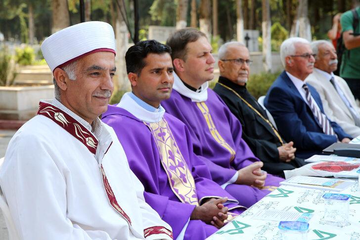 Mersin'de Müslüman ve Hristiyan din adamları birlikte dua etti G4