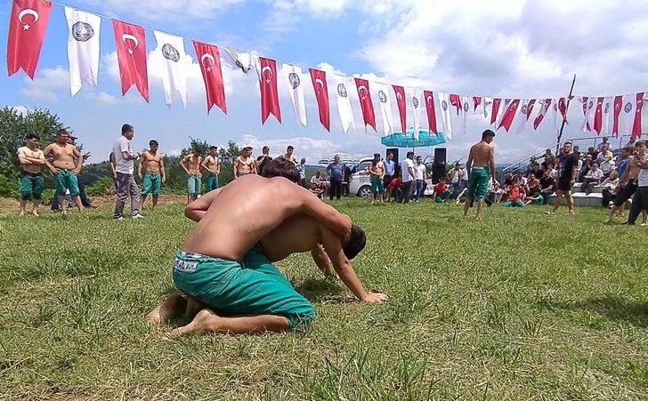 Geleneksel Beyören Köyü Karakucak Bayram Güreşleri'nde Ahmet Faruk Uğur başpehlivan oldu G1