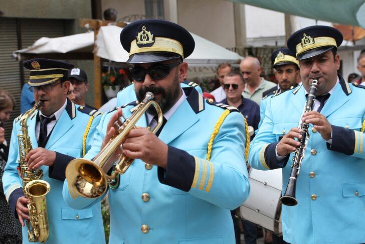 Düzce'de tarihi mahallede düzenlenen şenlik renkli görüntülerle başladı G2
