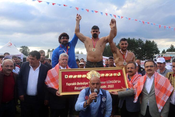 46. Geleneksel Yapraklı Yağlı Güreşleri'nde başpehlivanlığı Cengizhan Şimşek kazandı G1