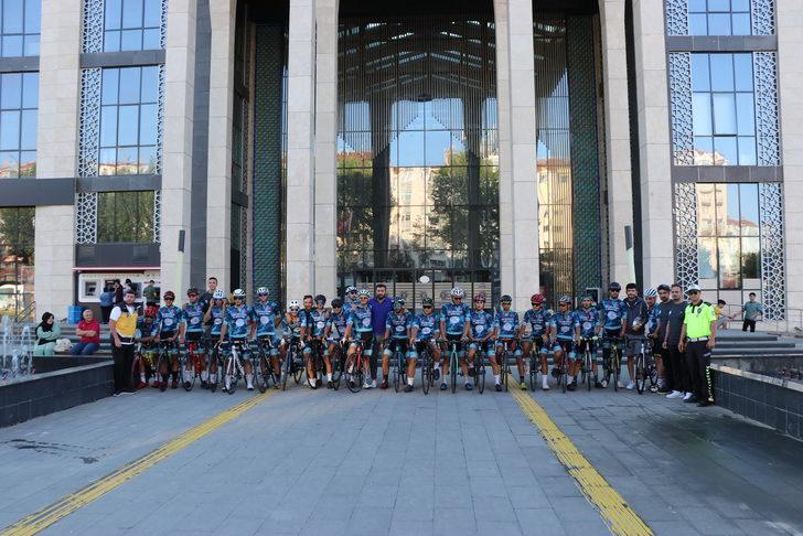 Ömer Halisdemir 6. Ulusal Bisiklet Turu'na katılan sporcular Kütahya'ya geldi G2