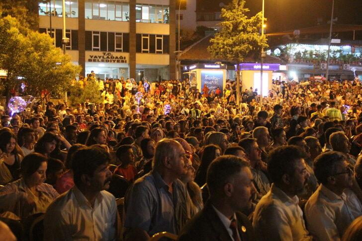 Şarkıcı Ferhat Göçer Hatay'da konser verdi G2