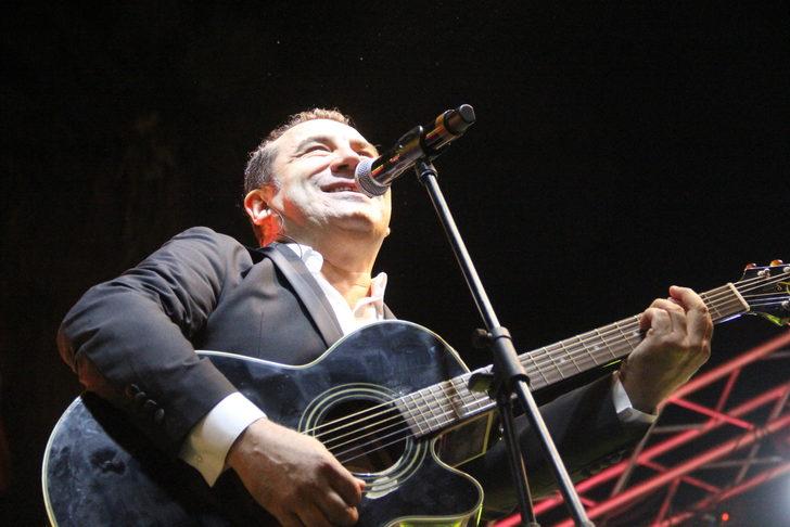 Şarkıcı Ferhat Göçer Hatay'da konser verdi G3