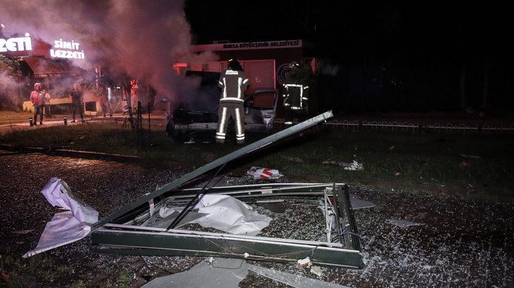 Bursa'da taklalar attıktan sonra yanan otomobildeki sürücü yaralandı G4