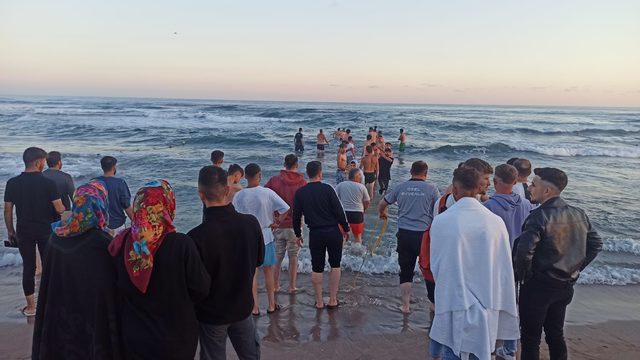 Kocaeli'nin Kandıra ilçesinde denize giren 2 kişiden biri boğuldu, diğeri aranıyor