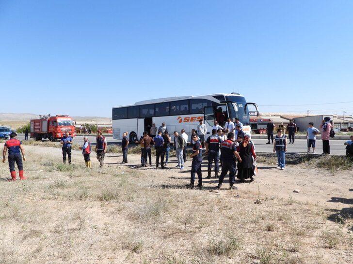 Yozgat'ta yol kenarına savrulan yolcu otobüsündeki 8 kişi yaralandı G2
