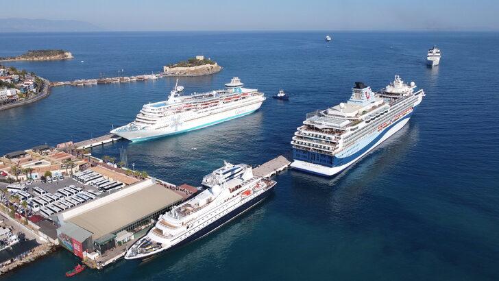 Kuşadası'na 2 günde kruvaziyerlerle 16 bin turist geldi G1