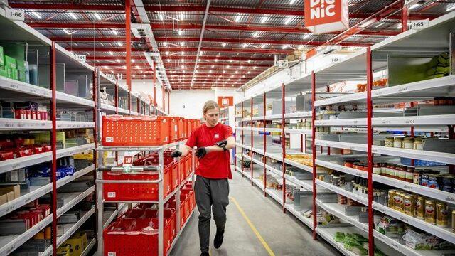 Hollanda'da Bill Gates'in desteklediği 'sürdürülebilir süpermarket' yandı, sosyal medyada komplo teorileri yayıldı