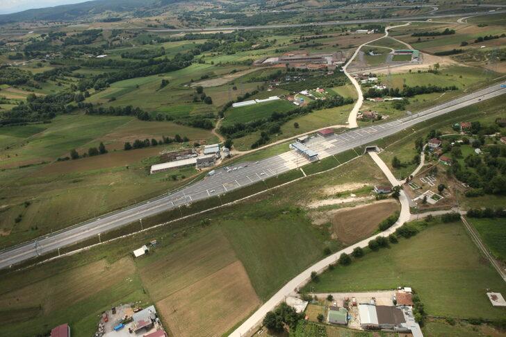 Bayram tatili dönüş rotasındaki Kocaeli'de helikopter destekli trafik denetimi G3