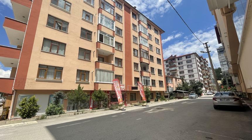 Kastamonu'da binanın 6'ncı katından düşen öğretmen hayatını kaybetti