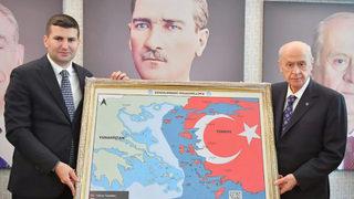 Bahçeli'ye hediye edilen haritaya tepkiler artıyor! Almanya söz aldı: Kabul edilemez