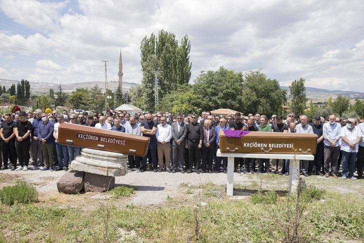 Tekne kazasında yaşamını yitiren iş insanı ve eşinin cenazeleri defnedildi G3