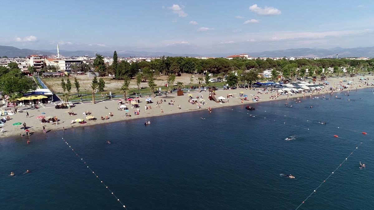 Edremit K&ouml;rfezi'ndeki Altınoluk Plajı denizkestanelerinden arındırıldı