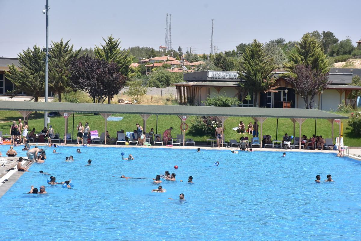 G&uuml;neydoğu'da sıcak hava etkili oldu