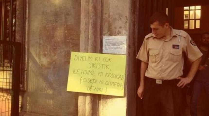 Öğrencilerden pankartlı tepki!